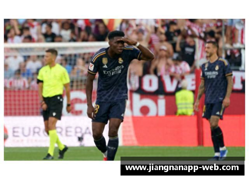 巴萨主场3-0大胜皇家社会，梅西梅开二度带队登顶积分榜